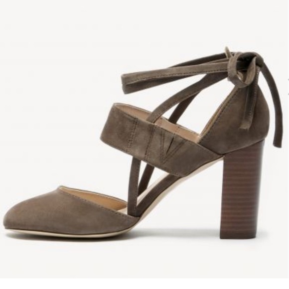 Sole Society Isabeli Pump in Taupe - Picture 3 of 7